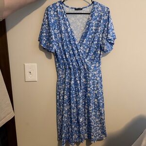 Elegant Blue Floral Wrap Midi Dress